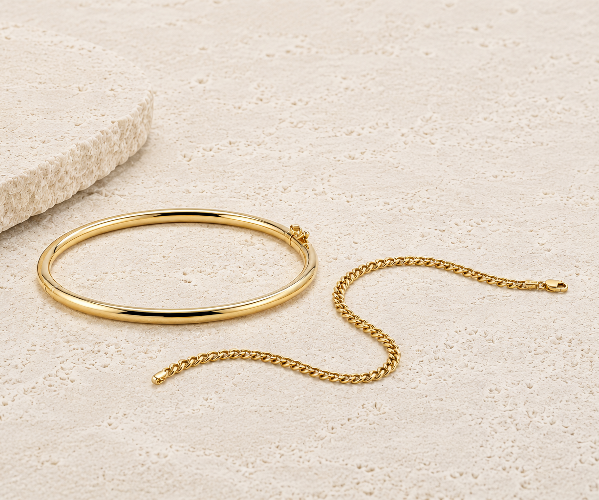 Gold Bangle Bracelets vs Gold Chain Bracelets: Which Bracelet Style Is Right for You?