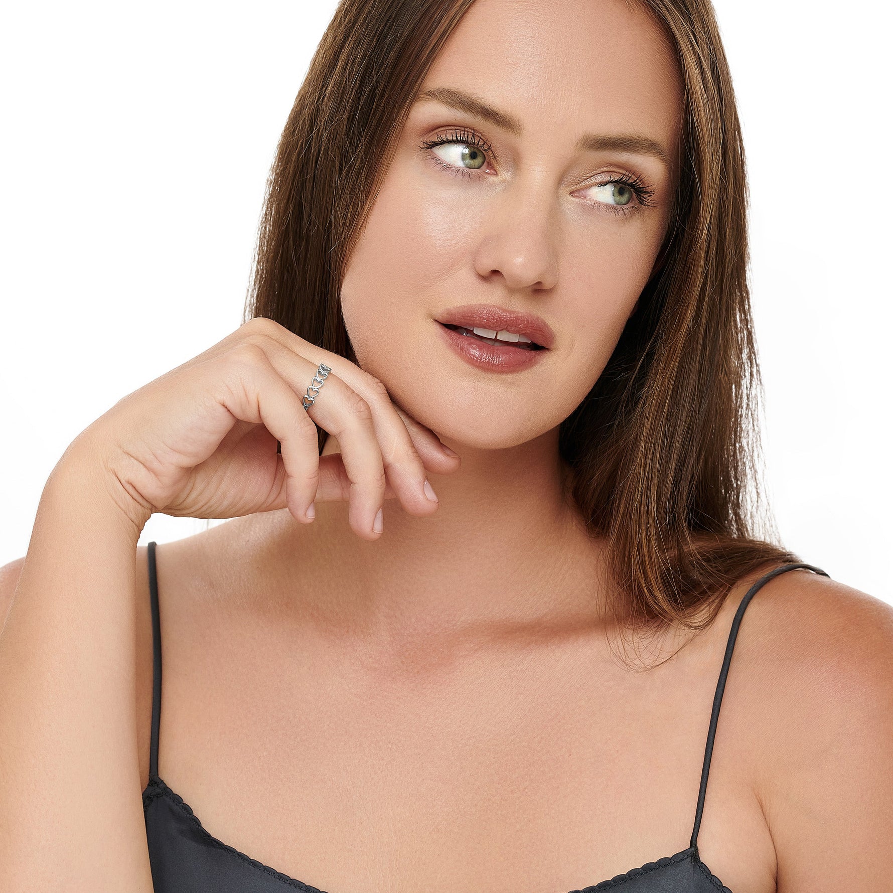Stylish and Minimal Jewelry Designs to Consider for Your Outfits