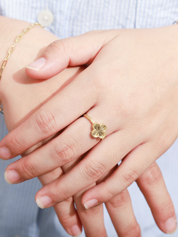 DEVATA Gold Clover Ring