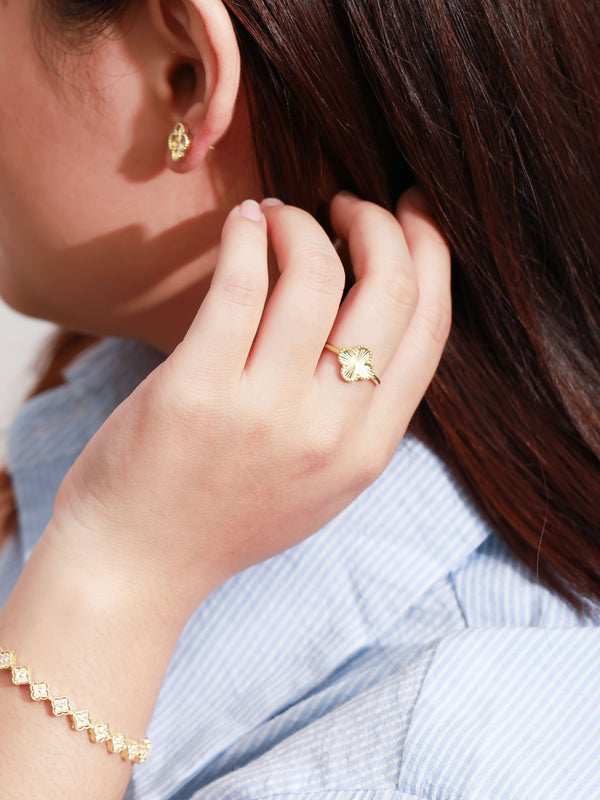 DEVATA Gold Clover Ring