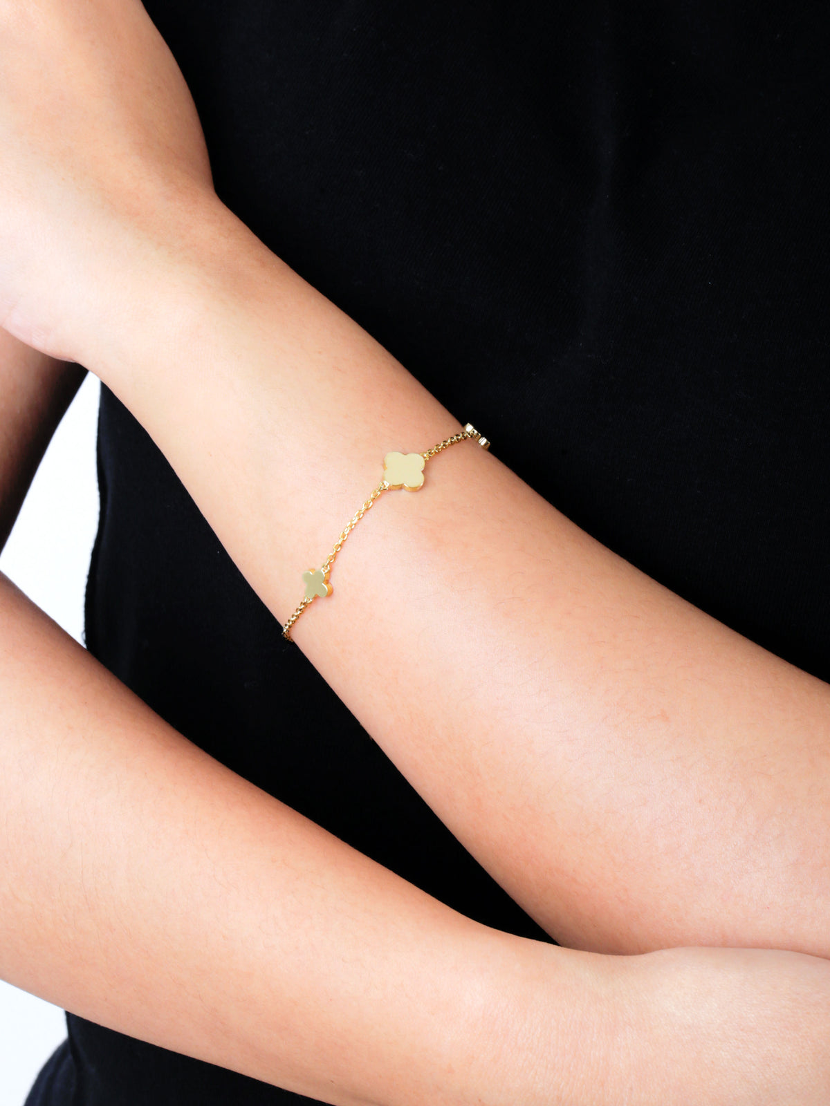 DEVATA Gold Clover Chain Bracelet