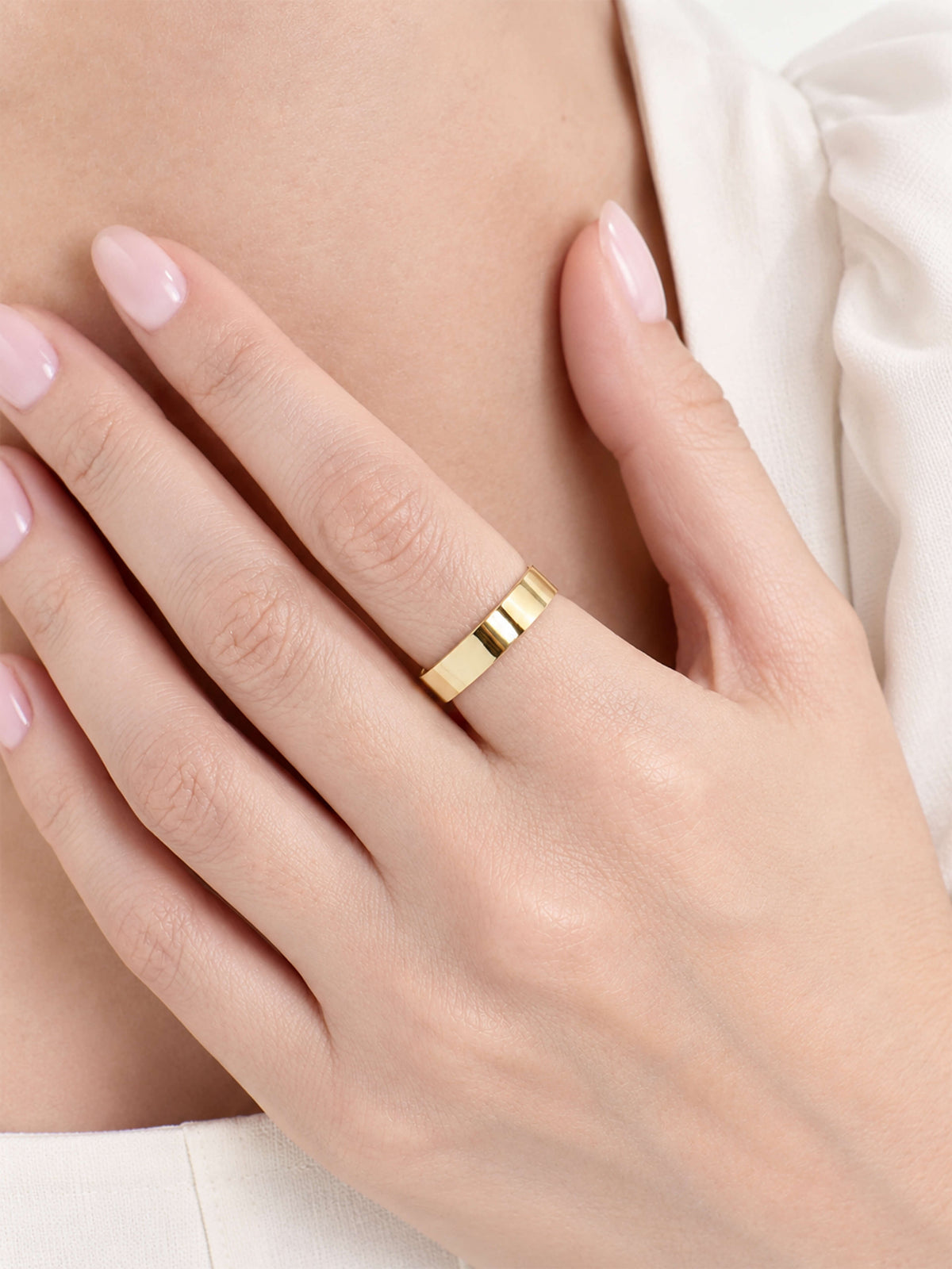 4mm Band Ring in 14K Gold