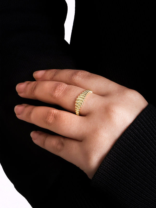 Ribbed Ring in 14K Gold