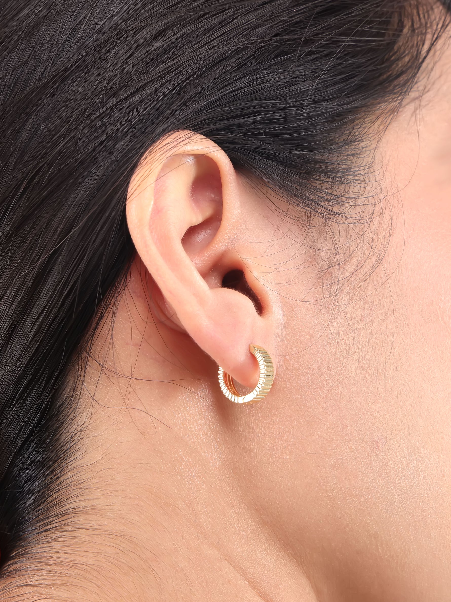 DEVATA 14K Gold Ribbed Hoop Earrings