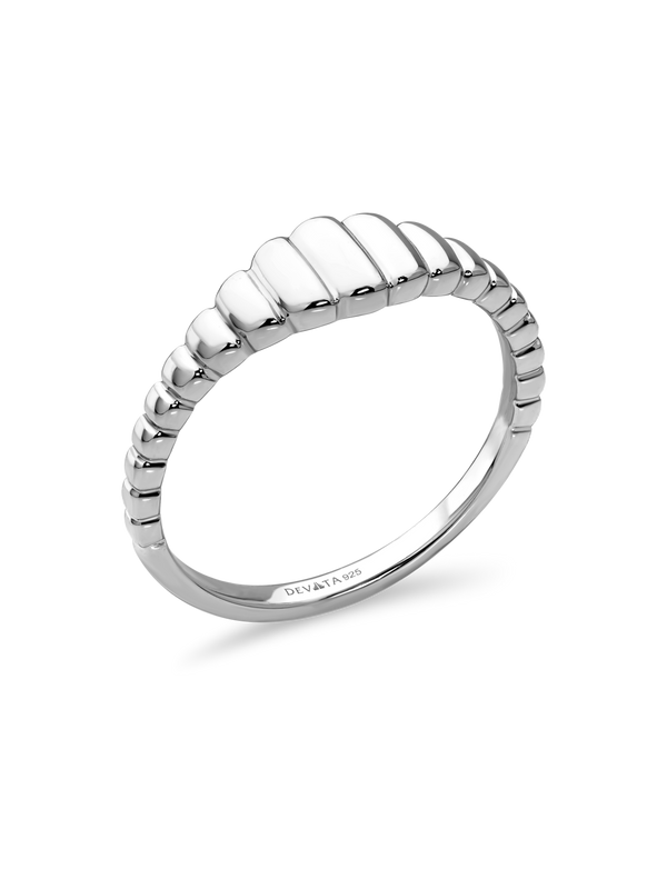 Ribbed Ring
