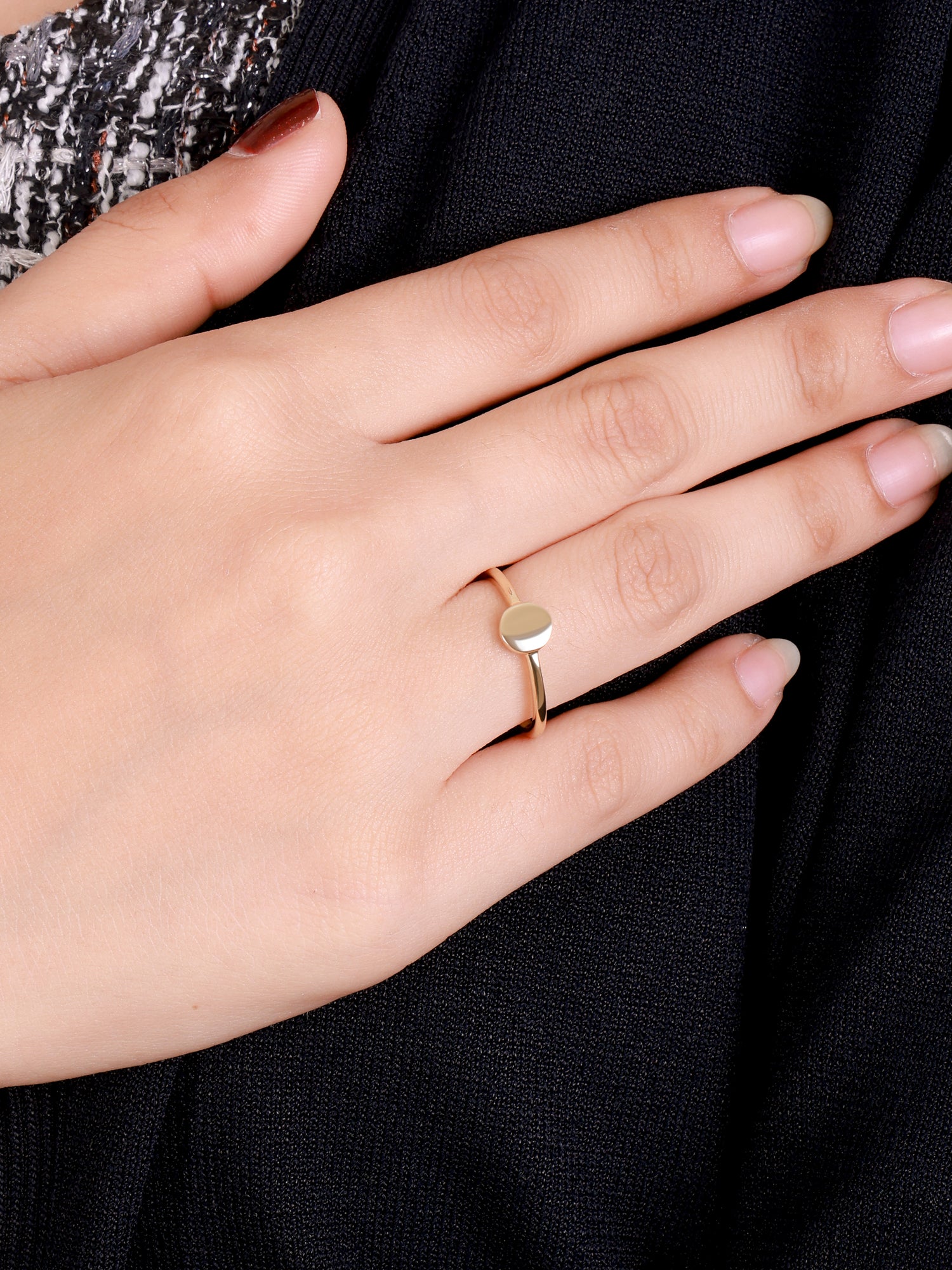 Round Disc Ring